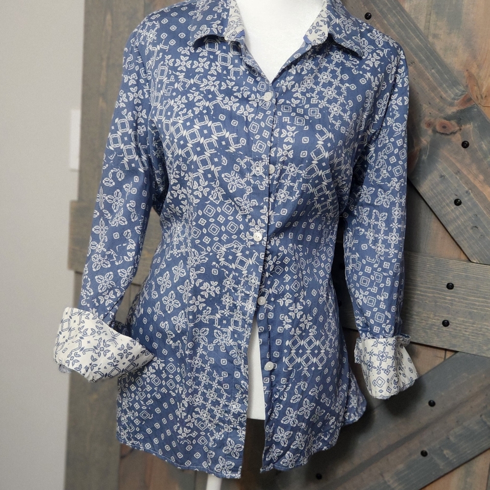 Foxcroft Blue and White Patterned Button Down Shirt